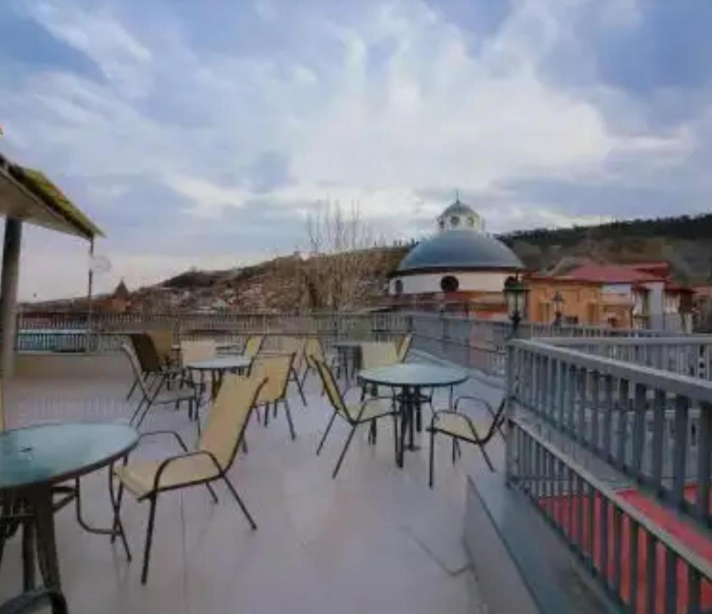 Royal Hotel Tiflis Dış mekan fotoğraf